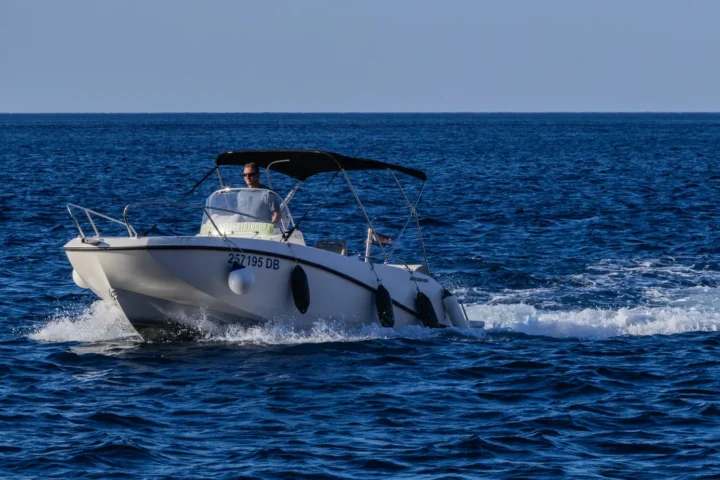 local skipper Dubrovnik,private boat tours with skipper Dubrovnik