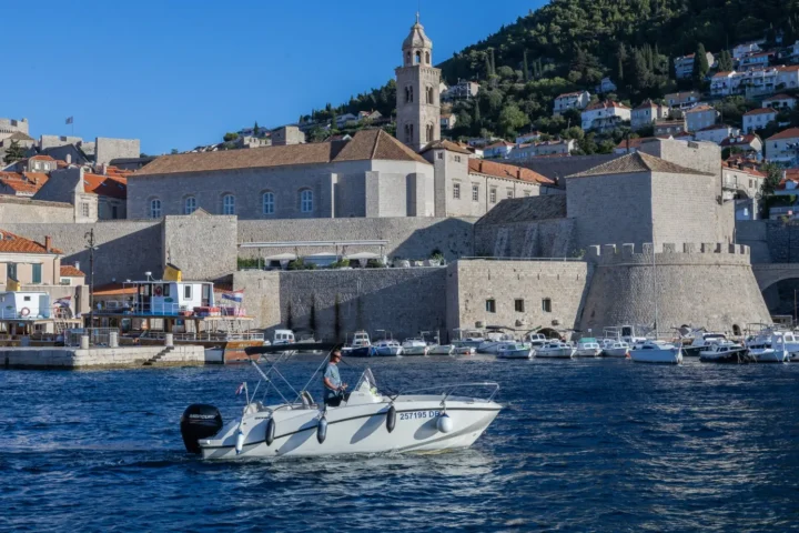 local skipper Dubrovnik,private boat tours with skipper Dubrovnik